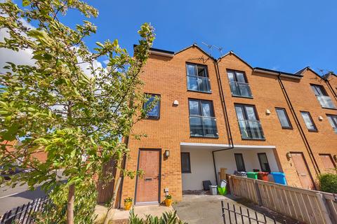 30 Skerry Close, Manchester, M13 9UD