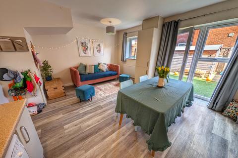 30 Skerry Close, Manchester, M13 9UD