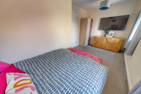 30 Skerry Close, Manchester, M13 9UD