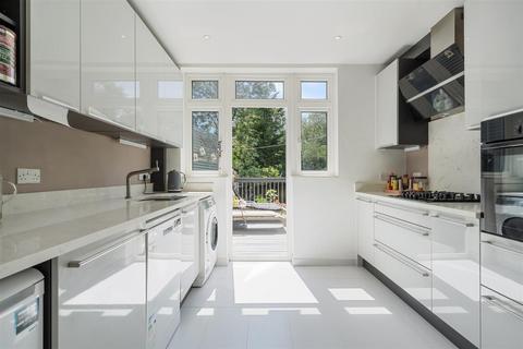 49 Michleham Down, London, N12 7JJ
