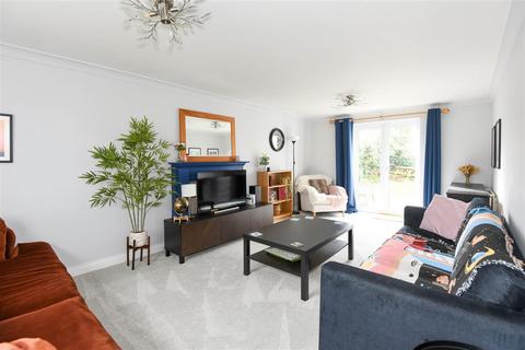 24 Castell Close, Hilperton, Trowbridge, BA14 7UJ