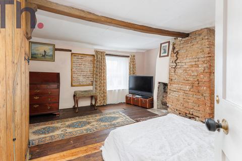 undefined, Carisbrooke PO30