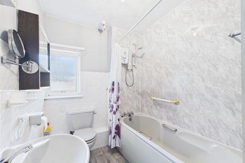 2 bedroom apartment for sale, Village Court, Whitley Bay