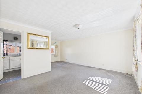 2 bedroom apartment for sale, Village Court, Whitley Bay