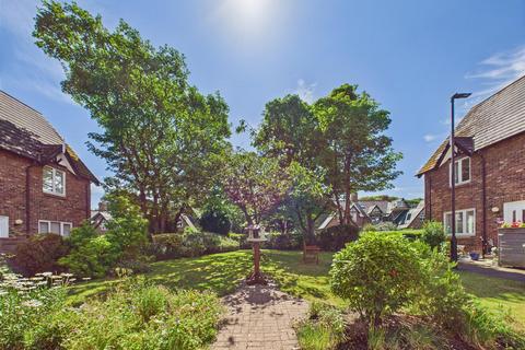 2 bedroom apartment for sale, Village Court, Whitley Bay