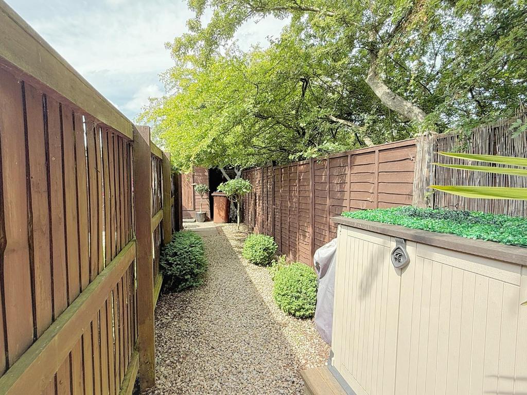 Passage to parking