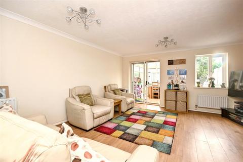 3 bedroom end of terrace house for sale, Caburn Close, Eastbourne
