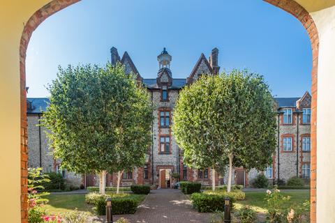 2 bedroom flat for sale, Gilbert Scott Court, Whielden Street, Amersham