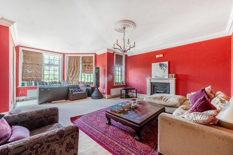 3 bedroom flat for sale, Bracknell Gardens, Hampstead, London, NW3