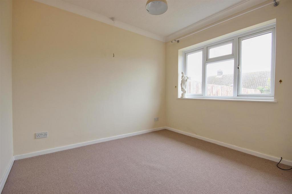 Bedroom 2 (rear)