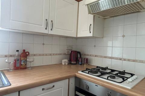 12 Beacon Street, Bank Top, Bradford, BD7 4PD