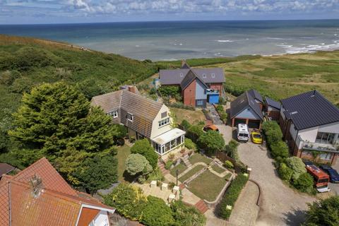 4 bedroom detached house for sale, Conway Road, Sheringham NR26