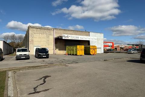 Showroom to rent, 11 Village Farm Industrial Estate Pyle CF33 6NU