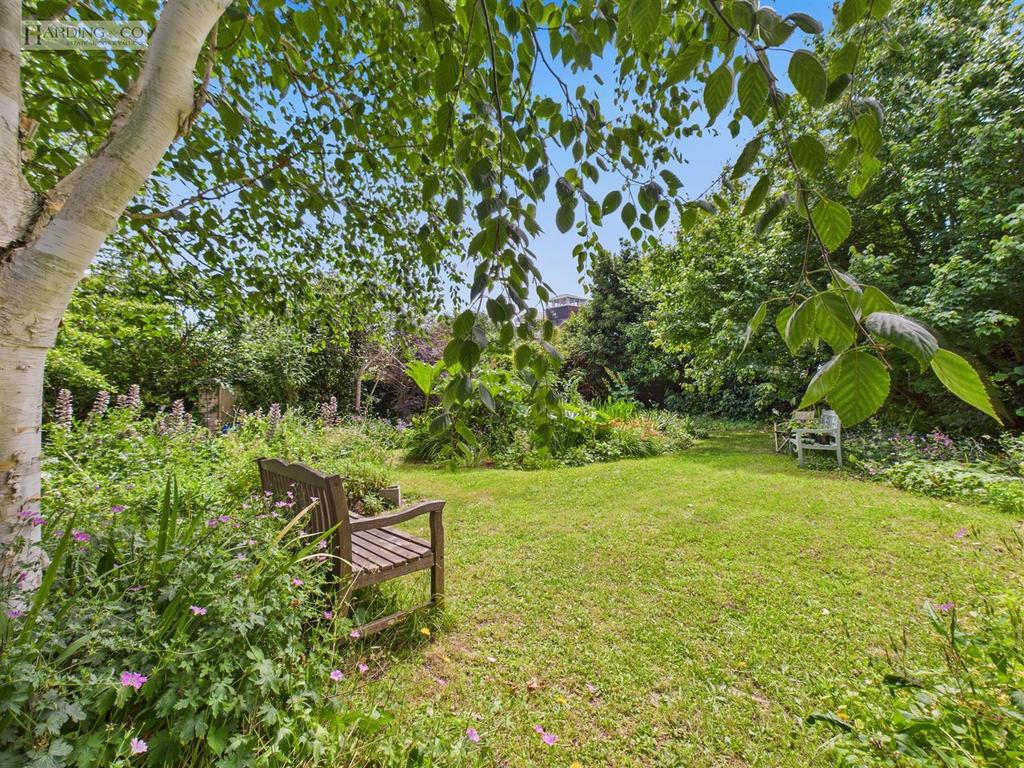 Garden (2).jpg