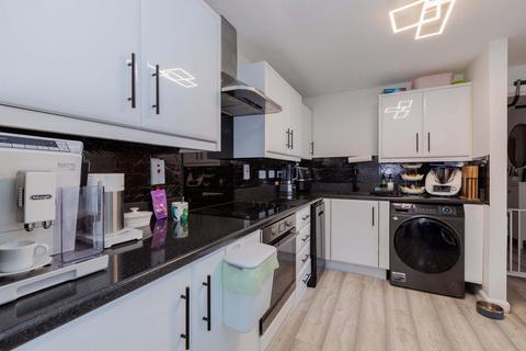 2 bedroom apartment for sale, Mill Street, Slough SL2