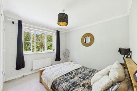 undefined, Granary Close, Horsham RH12