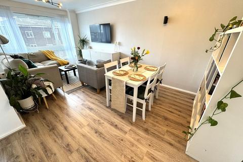 undefined, Chillenden Court, Willenhall