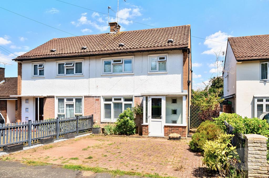 Ross Road, Cobham, Surrey, Surrey, KT11 2 bed semi-detached house - £ ...