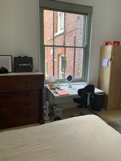 5 bedroom flat to rent, Waterloo Crescent, Nottingham NG7