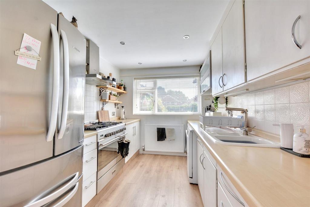 Kitchen 1.jpeg