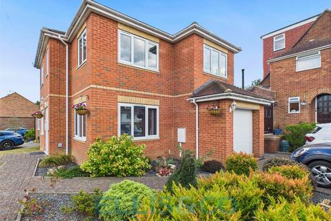 3 bedroom detached house for sale, Dowgate Close, Tonbridge, Kent, TN9