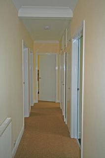2 bedroom flat to rent, Manor Drive North, York