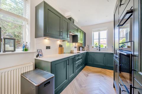 2 bedroom end of terrace house for sale, Malmesbury Gardens, Winchester, Hampshire, SO22