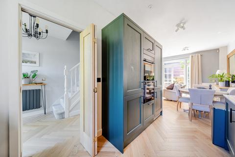2 bedroom end of terrace house for sale, Malmesbury Gardens, Winchester, Hampshire, SO22