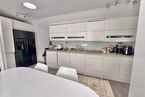 3 bedroom house to rent, Burton Stone Lane, York