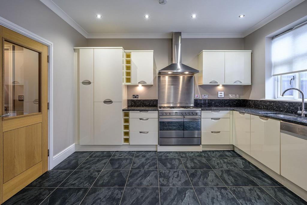 Kitchen Area 1