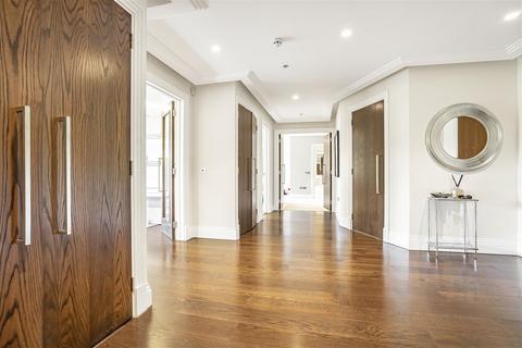 3 bedroom flat for sale, Cockfosters Road, Cockfosters