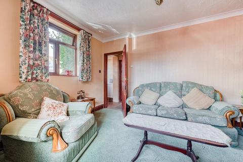 3 bedroom semi-detached house for sale, Cambridge Road, Lowestoft
