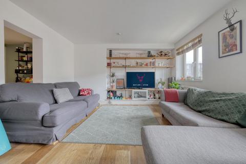 51 Ranwell Close, London, E3 5LN