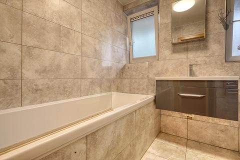 51 Ranwell Close, London, E3 5LN