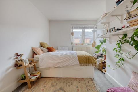 51 Ranwell Close, London, E3 5LN