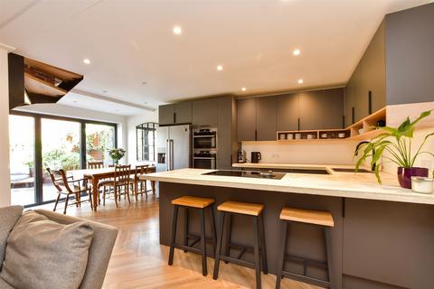31 Mill Lane, Dorking, RH4 1DX