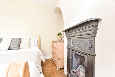 31 Mill Lane, Dorking, RH4 1DX