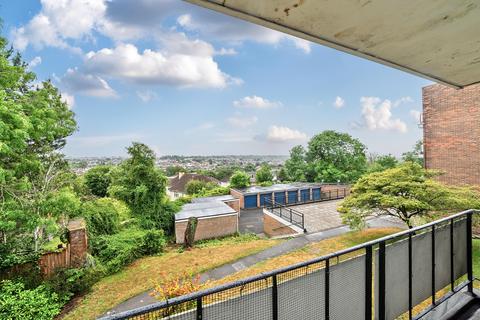 2 bedroom apartment for sale, Cedar Court, Westover Gardens, Bristol, BS9
