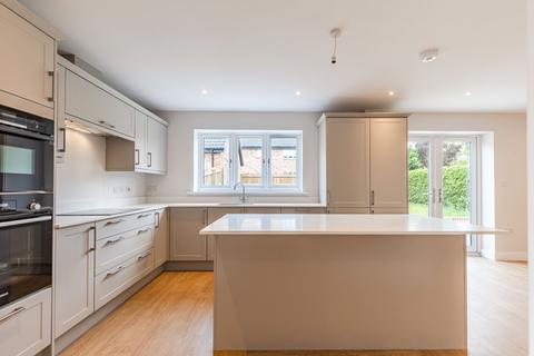 undefined, Superb Chain Free Family Home, Complete with Double Garage & South Facing Garden