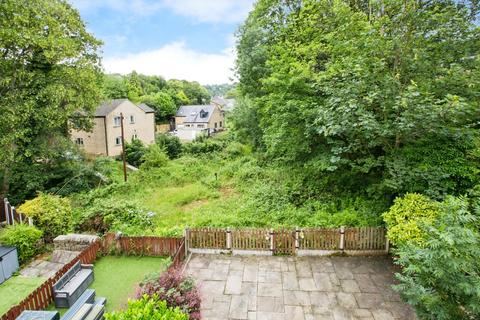 75 Hebble Vale Drive, Halifax, HX2 8TL