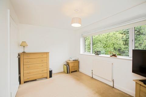 75 Hebble Vale Drive, Halifax, HX2 8TL