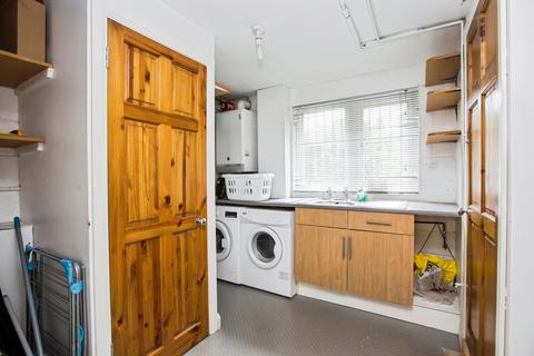 75 Hebble Vale Drive, Halifax, HX2 8TL