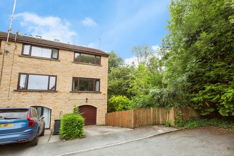 75 Hebble Vale Drive, Halifax, HX2 8TL