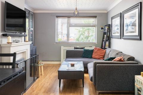 23 Stirling Road, Twickenham, TW2 6LJ