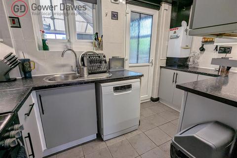 3 bedroom terraced house for sale, Scott Road, Chadwell St.Mary