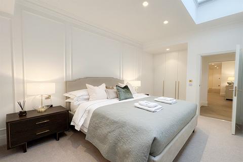 3 bedroom flat to rent, 32 Palace Court, London W2