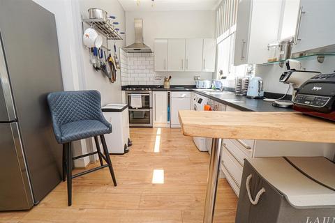 3 bedroom semi-detached house for sale, Sedlescombe Road North, St. Leonards-On-Sea