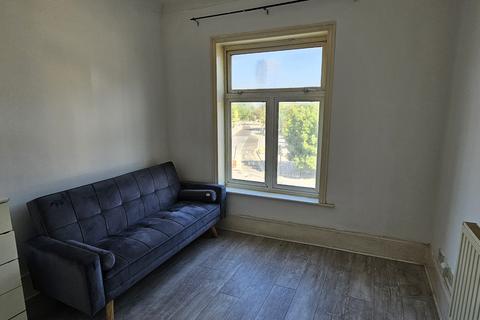1 bedroom flat to rent, Canning Town, London, E16