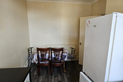 1 bedroom flat to rent, Canning Town, London, E16