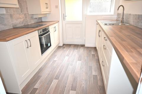3 bedroom terraced house to rent, Roundhead Fold, Bradford BD10